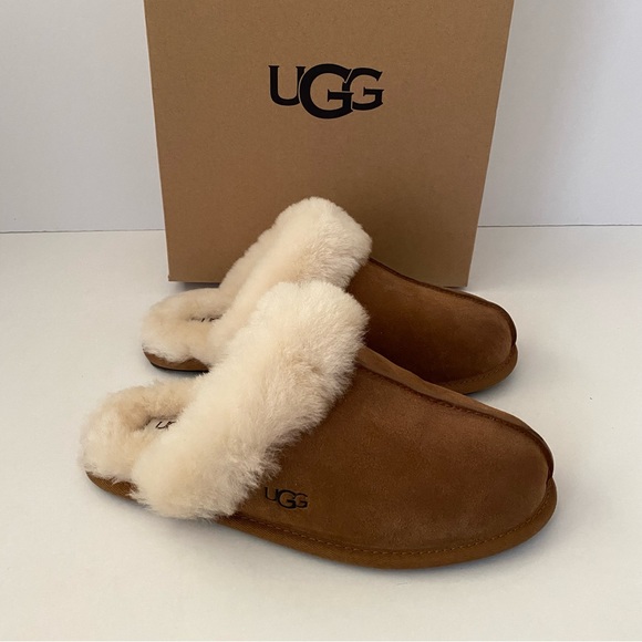 UGG Shoes - UGG Scuffette Slippers Chestnut 7 New in Box